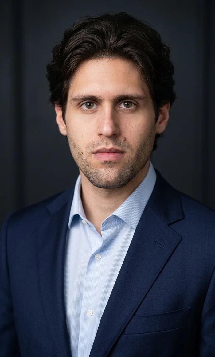 Júlio César, Corretor de Imóveis — ONE INNOVATION